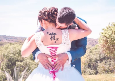 détail d'un dos de robe de mariée