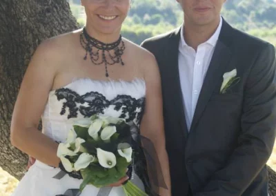 mariée en noir et blanc