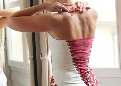 détail du dos mariée lacet